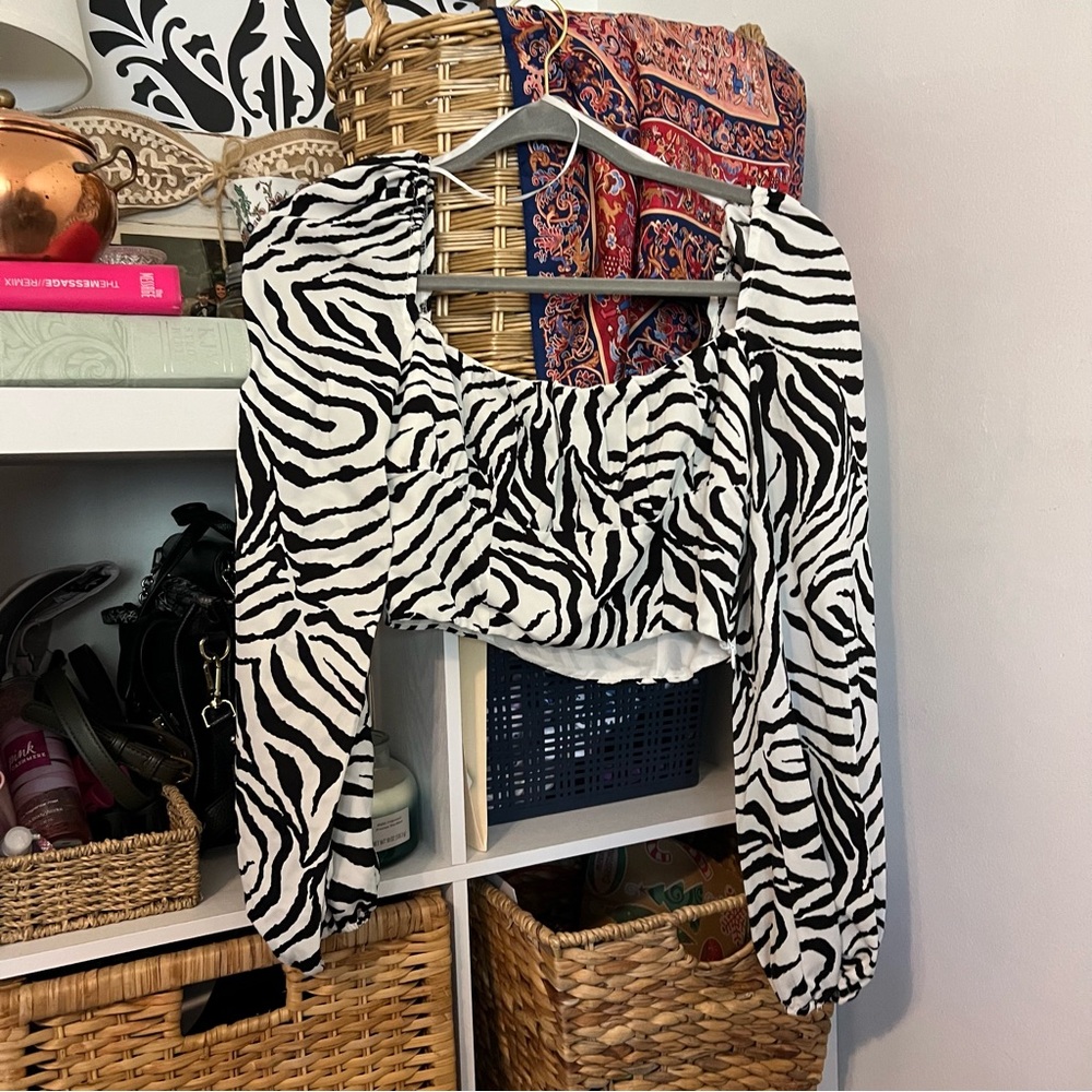 Princess Polly ARIAH LONG SLEEVE TOP ZEBRA crop top animal print size 4